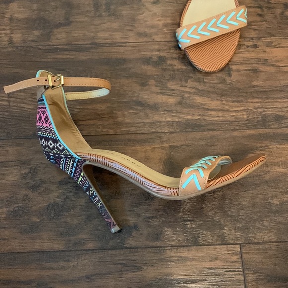 Cute Chinese laundry multicolored heels - Picture 4 of 6